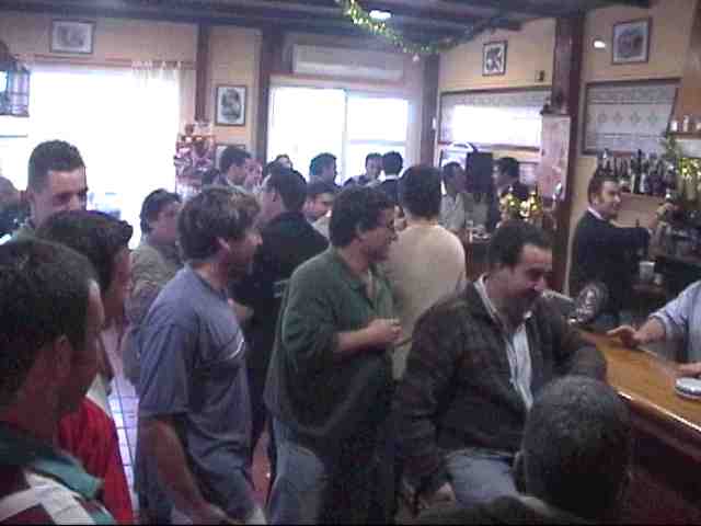 Ambienta agradable a la hora de  tomar el caf una copa con los amigos.